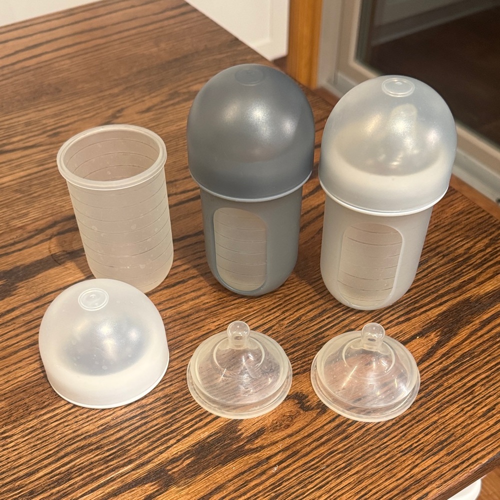 2 Boon Nursh 8oz Baby Bottles w/ extra parts and sippy cup lids